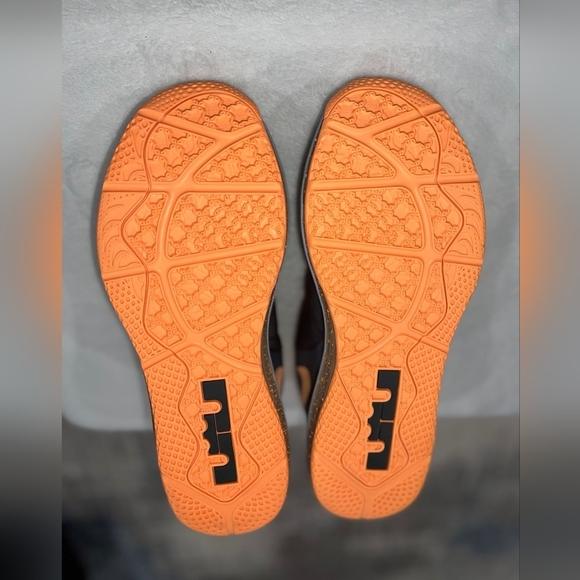 NIKE MAX Lebron XI 11 Low- Men's Size 11 Magnet Grey 642849-002 NIB - Picture 5 of 9